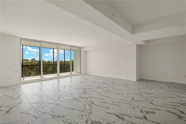 Fort Myers Beach, FL 33931,4142 Bay Beach LN #305