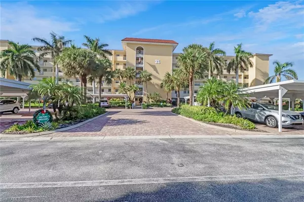 21 High Point CIR E #605, Naples, FL 34103