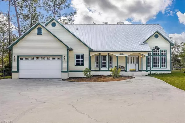 11728 Bentwood CT, North Fort Myers, FL 33917