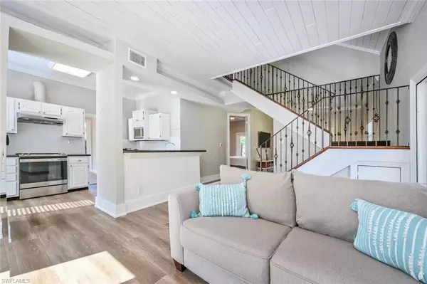 1239 Frank Whiteman BLVD, Naples, FL 34103