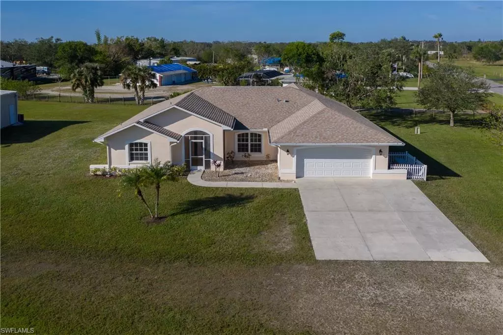 North Fort Myers, FL 33917,3561 Trail Dairy CIR