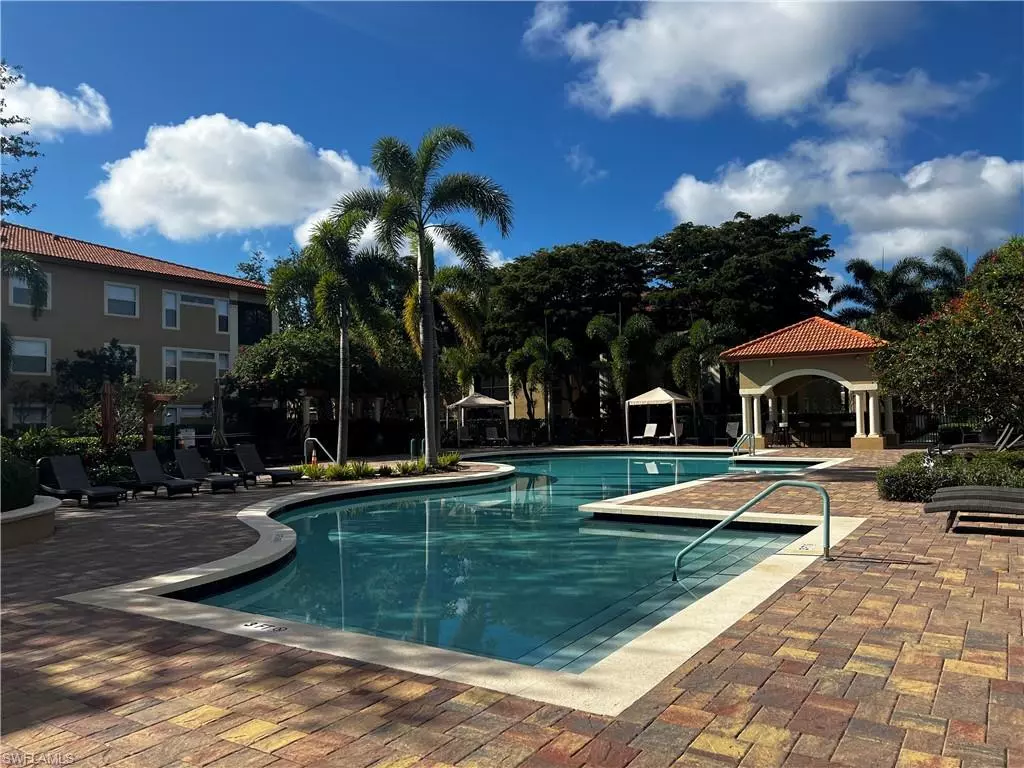 Bonita Springs, FL 34135,8920 Colonnades CT E #525