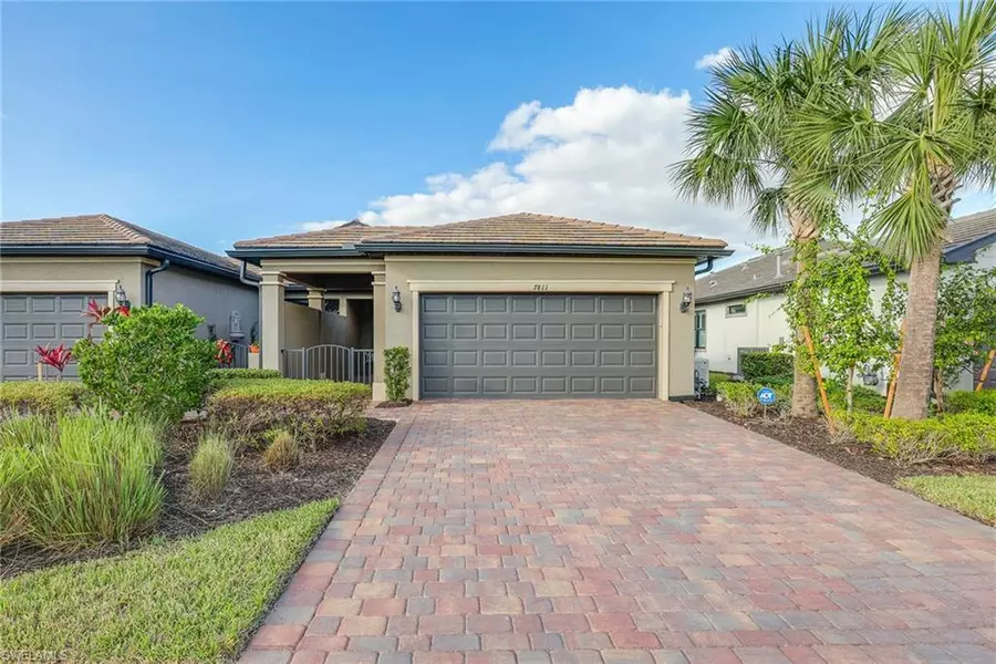 7811 Jacaranda LN, Naples, FL 34114