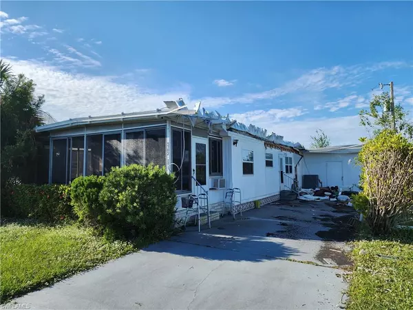 5702 Captain John Smith LOOP, North Fort Myers, FL 33917