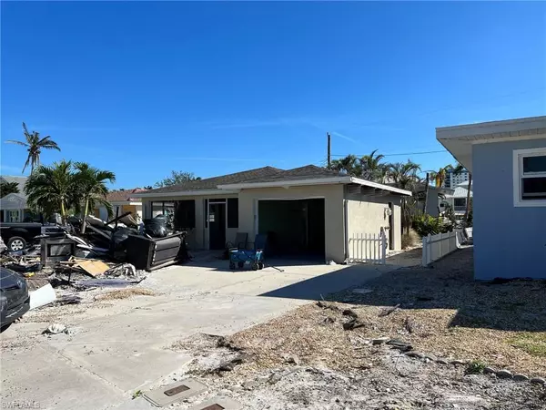 Fort Myers Beach, FL 33931,136 Hercules DR