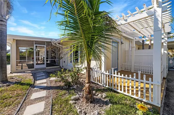 Fort Myers Beach, FL 33931,444 Madison CT