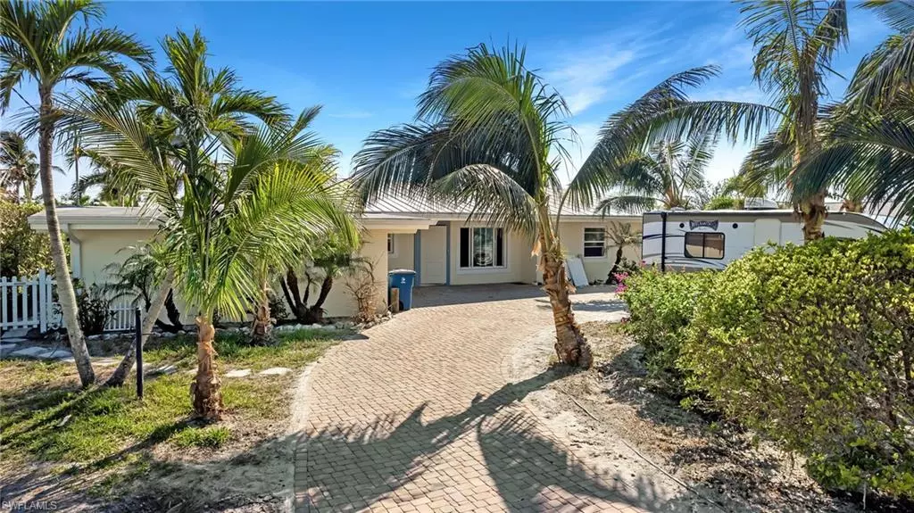 Fort Myers Beach, FL 33931,444 Madison CT