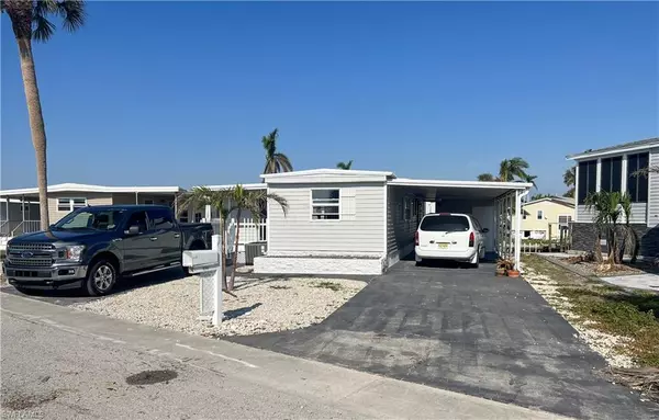 Fort Myers Beach, FL 33931,11280 Bougainvillea LN