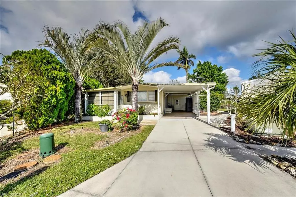 Naples, FL 34104,825 Cape Haze LN