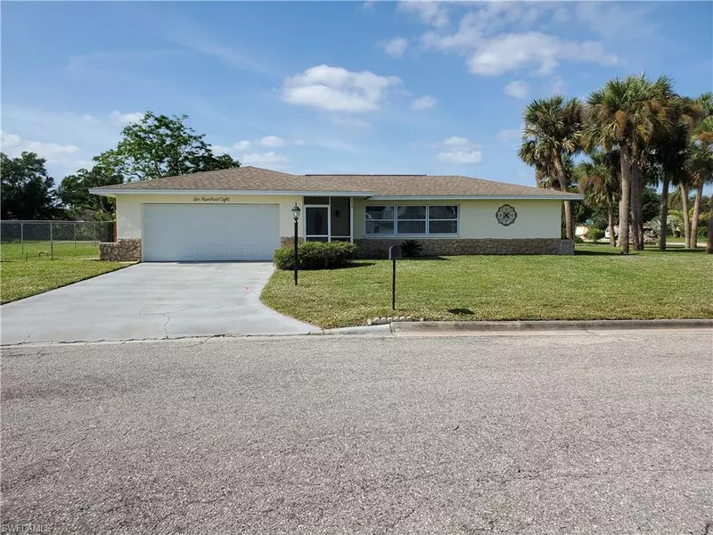 608 Grandview CT, Lehigh Acres, FL 33936