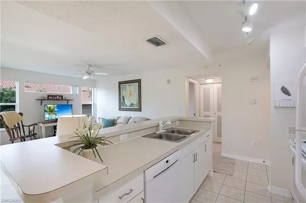 Bonita Springs, FL 34135,8920 Colonnades CT E #528