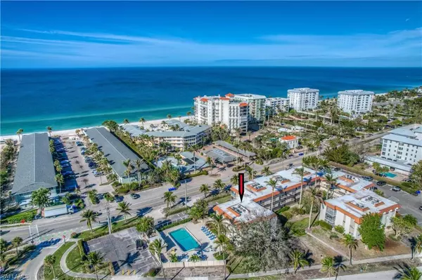 Naples, FL 34102,1100 Gulf Shore BLVD N #302