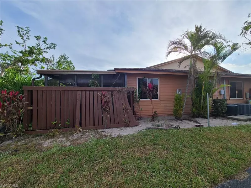 6322 Royal Woods DR, Fort Myers, FL 33908