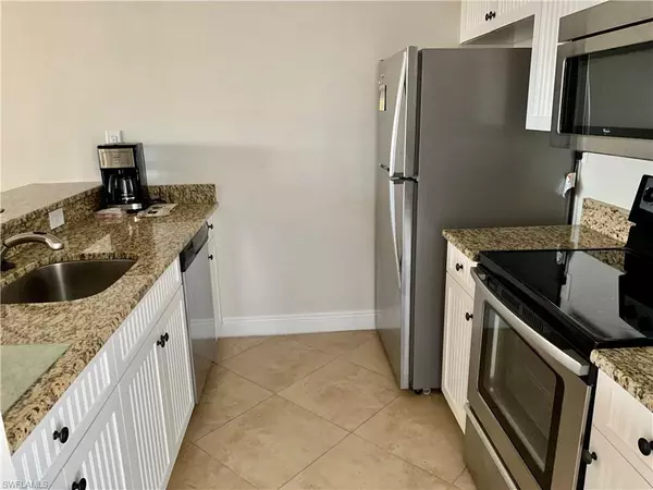 Sanibel, FL 33957,1501 Middle Gulf DR #G406