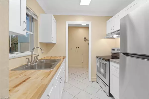 Naples, FL 34120,125 2nd ST NE