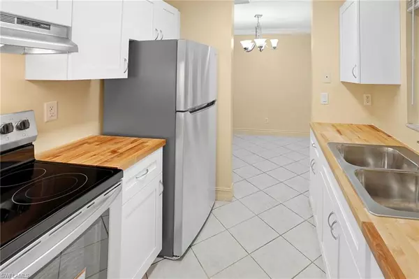 Naples, FL 34120,125 2nd ST NE