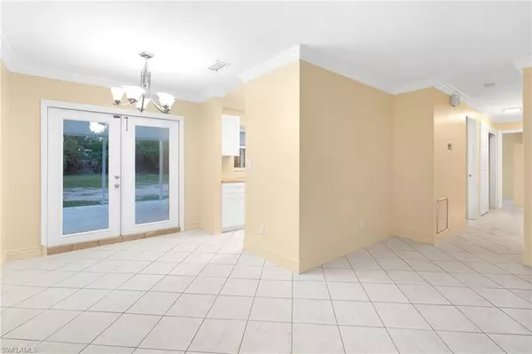 Naples, FL 34120,125 2nd ST NE