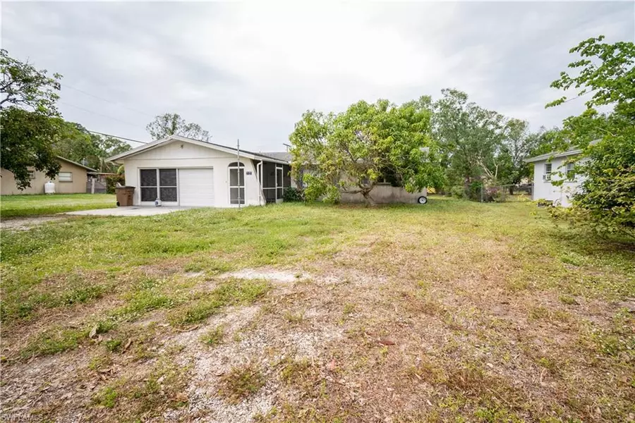 2223 Parkview DR, Fort Myers, FL 33905