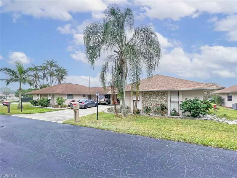 279 Rosewood CT, Lehigh Acres, FL 33936