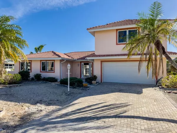 Sanibel, FL 33957,851 Angel Wing DR