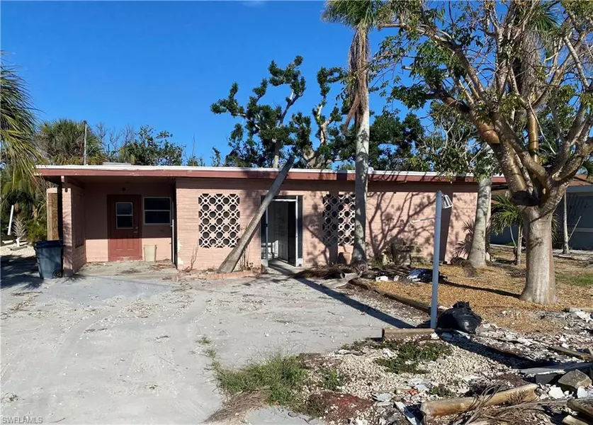 425 Donora BLVD, Fort Myers Beach, FL 33931