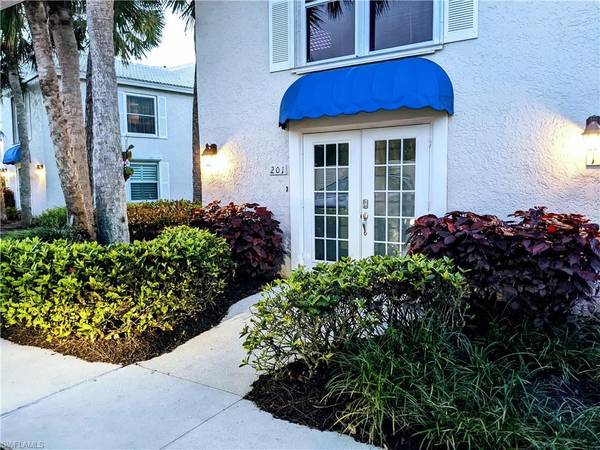 881 Gulf Pavilion DR #201, Naples, FL 34108