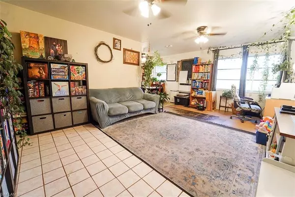 Lehigh Acres, FL 33936,201 Apache ST