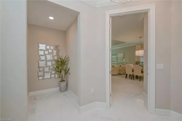 Naples, FL 34110,16370 Viansa WAY #6-102