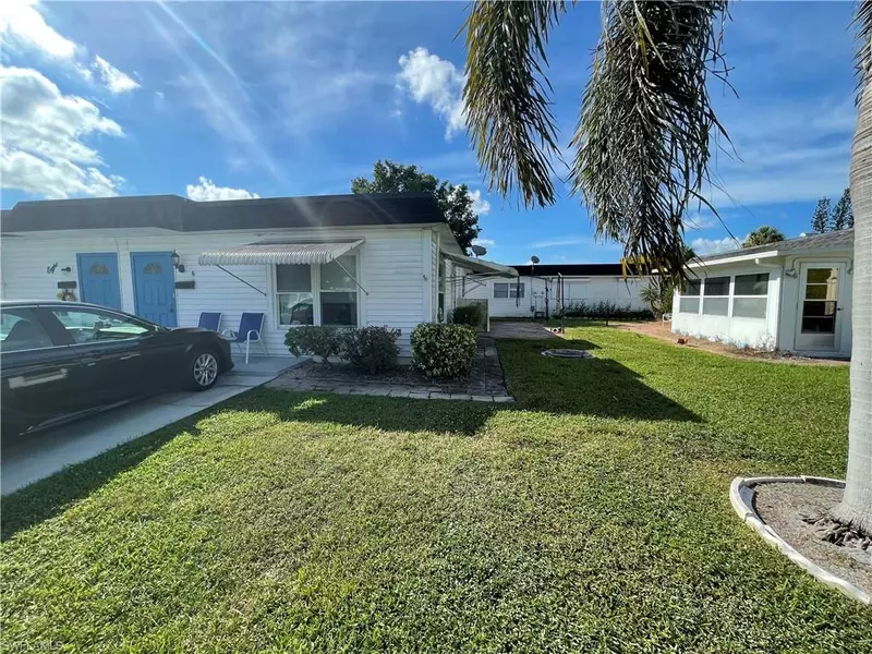 6 Hamlin CT, Lehigh Acres, FL 33936