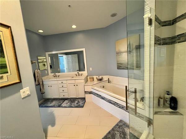 8235 Danbury BLVD #204, Naples, FL 34120