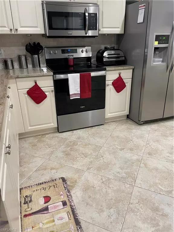 Naples, FL 34109,3021 Driftwood WAY #3101