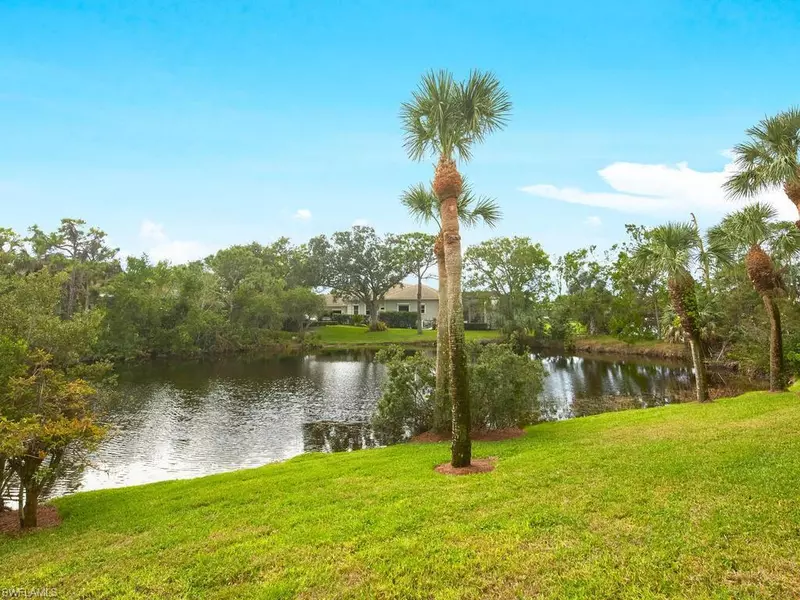 4230 Lake Forest DR #811, Bonita Springs, FL 34134