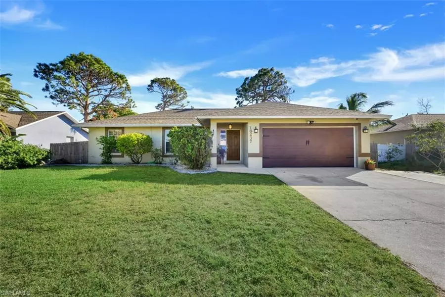 18237 Apple RD, Fort Myers, FL 33967