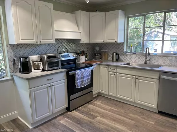 Fort Myers, FL 33901,1325 Canterbury DR