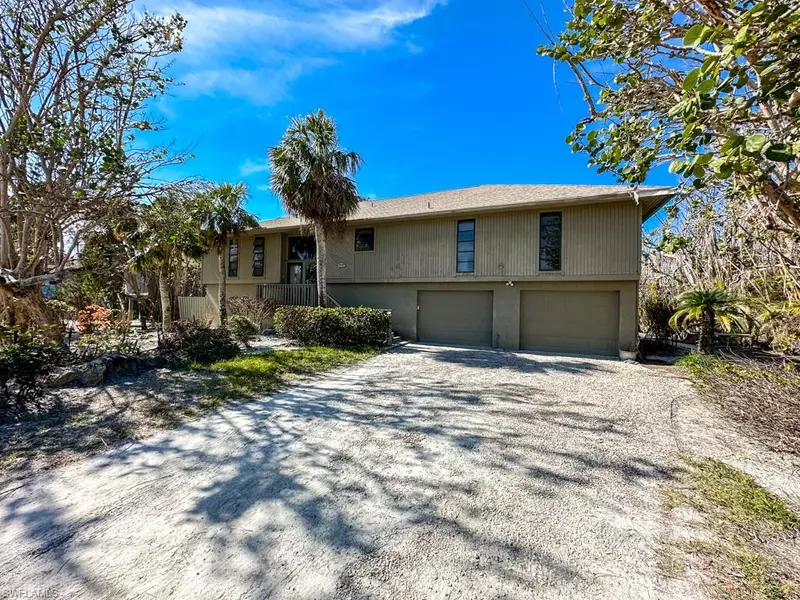 1043 Blue Heron DR, Sanibel, FL 33957