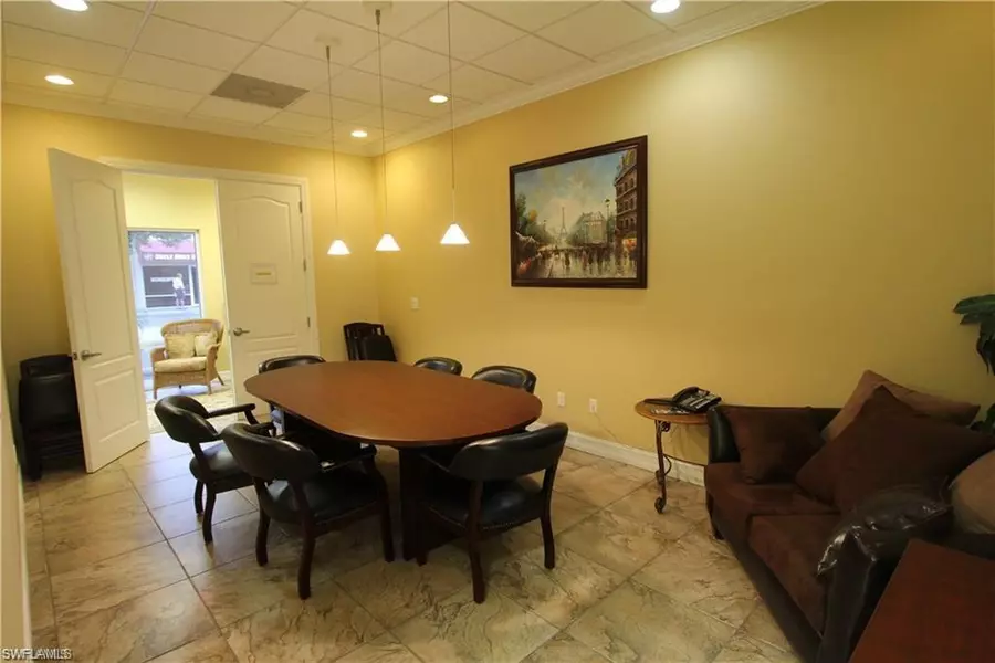 5401 Taylor RD #200-4, Naples, FL 34109