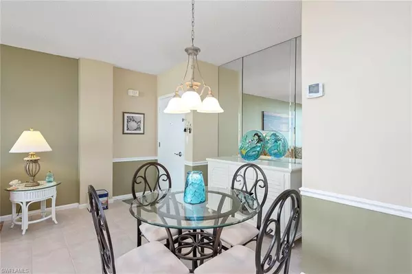 Marco Island, FL 34145,240 Seaview CT #402