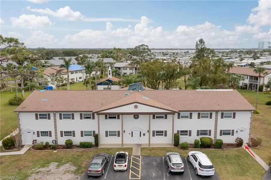 7031 New Post DR #5, North Fort Myers, FL 33917