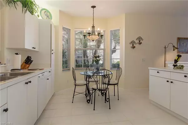 Naples, FL 34110,5681 Heron LN #204