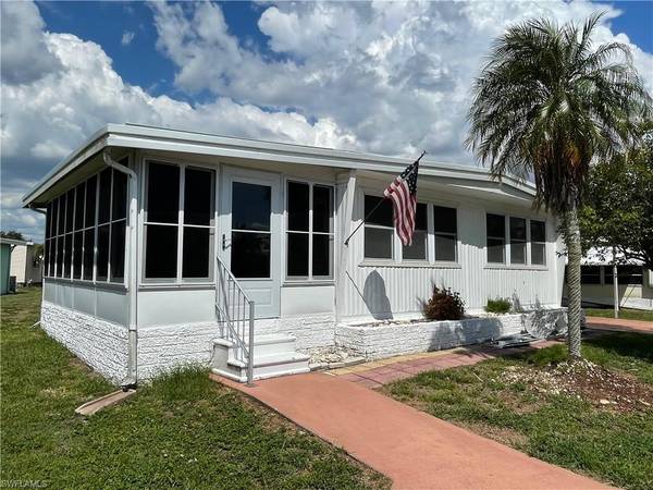 5602 Captain John Smith LOOP, North Fort Myers, FL 33917