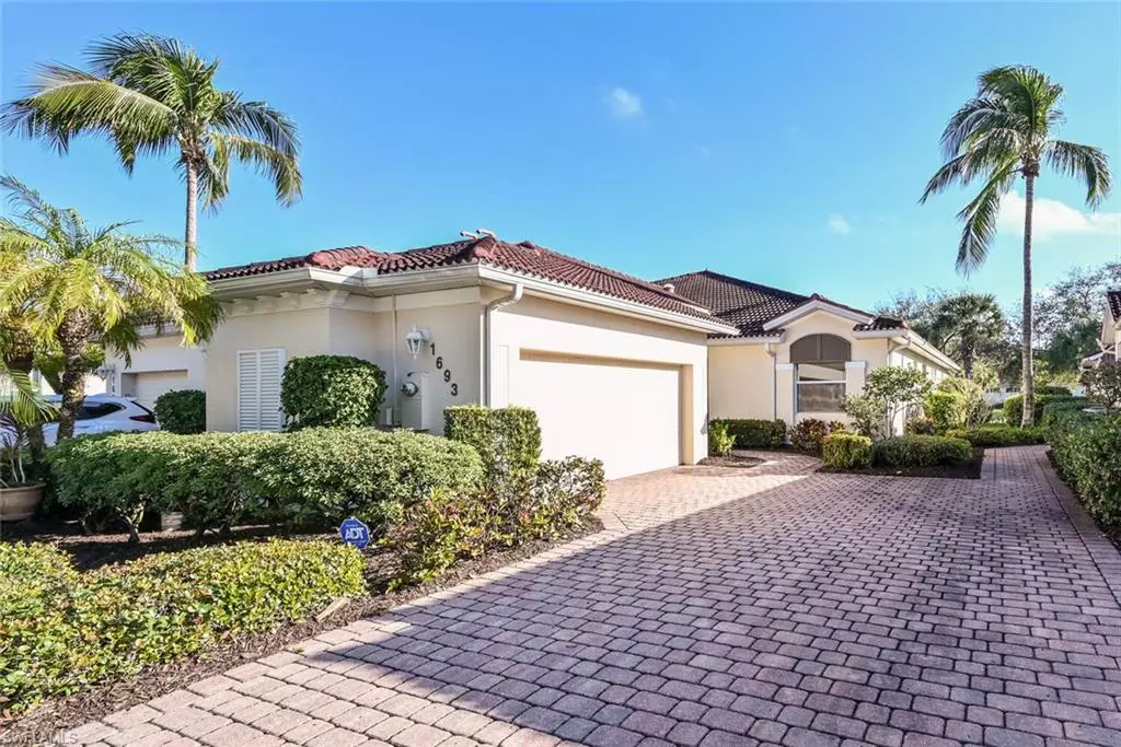 Naples, FL 34119,1693 Tarpon Bay DR S #40