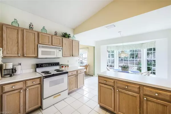 Naples, FL 34110,736 Wiggins Lake DR #201