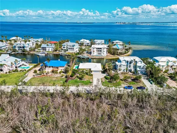 Sanibel, FL 33957,1208 Bay DR
