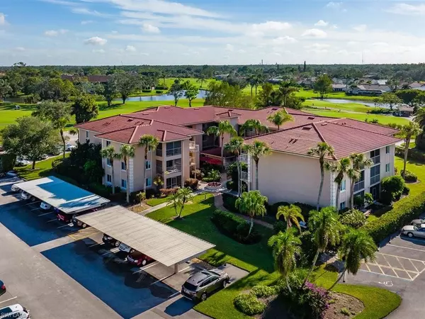 1075 Foxfire LN #302, Naples, FL 34104