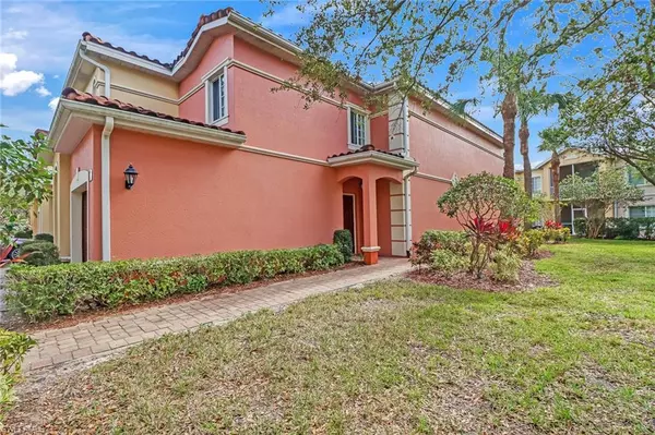 Estero, FL 33928,20301 Estero Gardens CIR #104