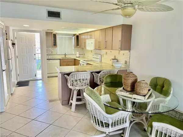 Naples, FL 34108,271 Southbay DR #242