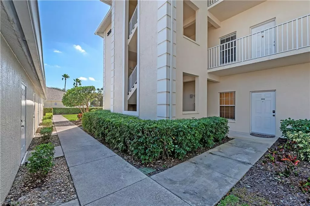 Naples, FL 34109,3235 Cypress Glen WAY #301