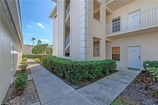 3235 Cypress Glen WAY #301, Naples, FL 34109