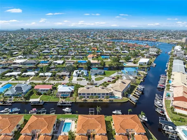 5111 Atlantic CT #102, Cape Coral, FL 33904