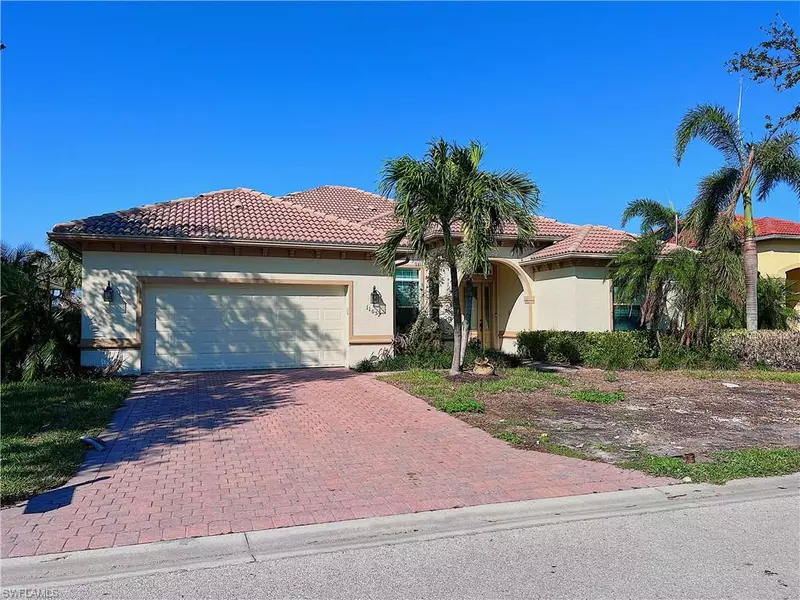 11057 Sea Tropic LN, Fort Myers, FL 33908